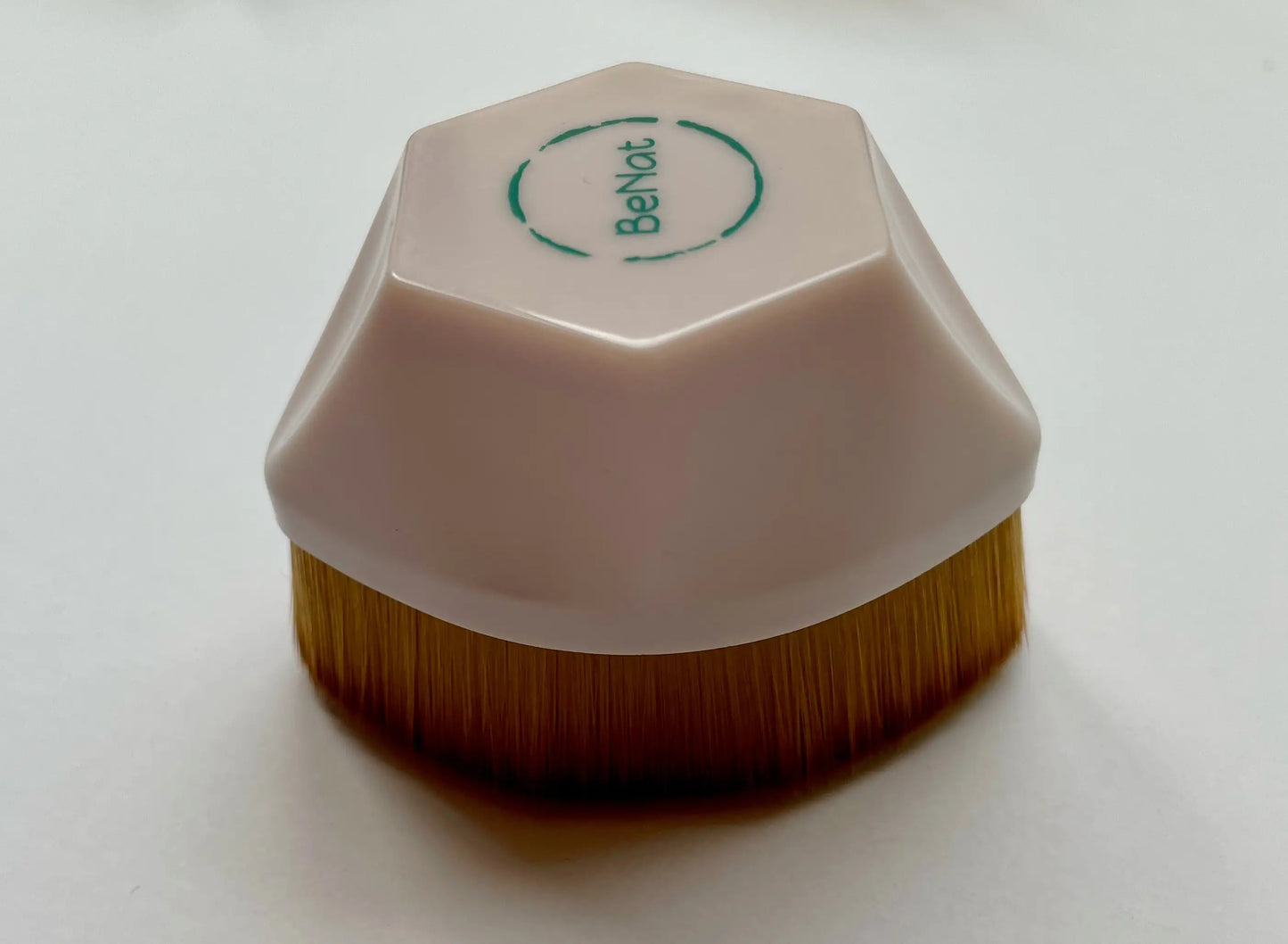 Seamless Foundation Applicator